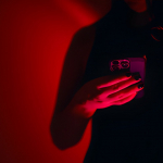 L'abisso della rete: il mercato nero delle immagini rubate e l'impunit� digitale